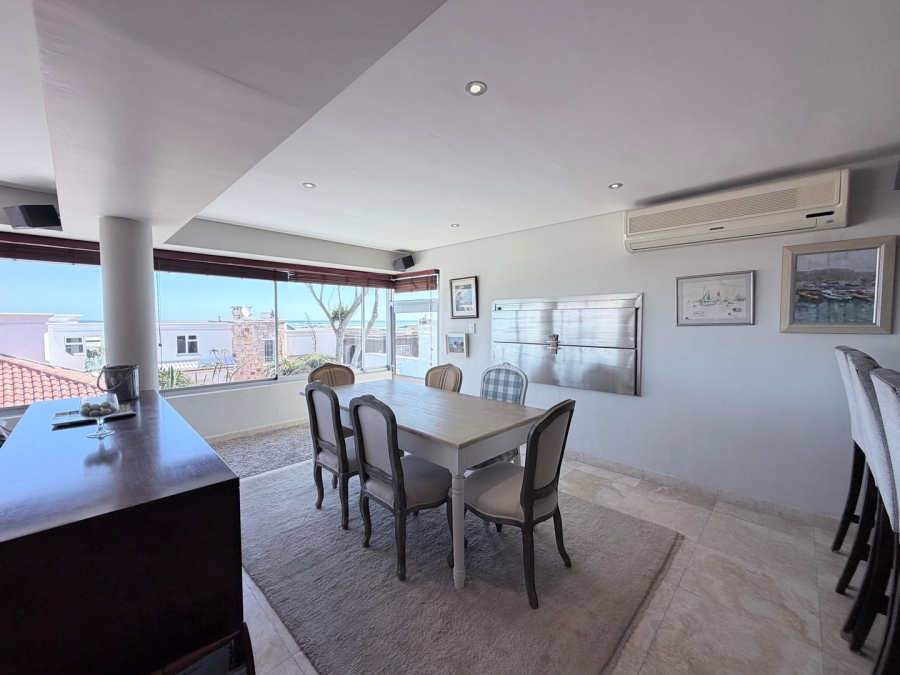 7 Bedroom Property for Sale in Bloubergstrand Western Cape